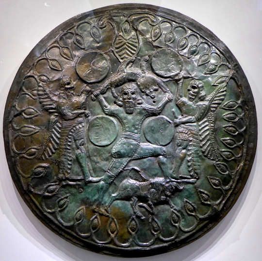 Критский бронзовый щит с изображением Зевса и куретов, VIII-VII вв. до н.э.
