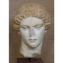 Мраморная голова Афродиты из Театра древнего Коринфа. Копия II в. н.э. с греческого оригинала V в. до н.э
