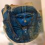 Фаянсовая голова Хатхор с рукоятки систра. 18-я династия, Фивы (Египет)